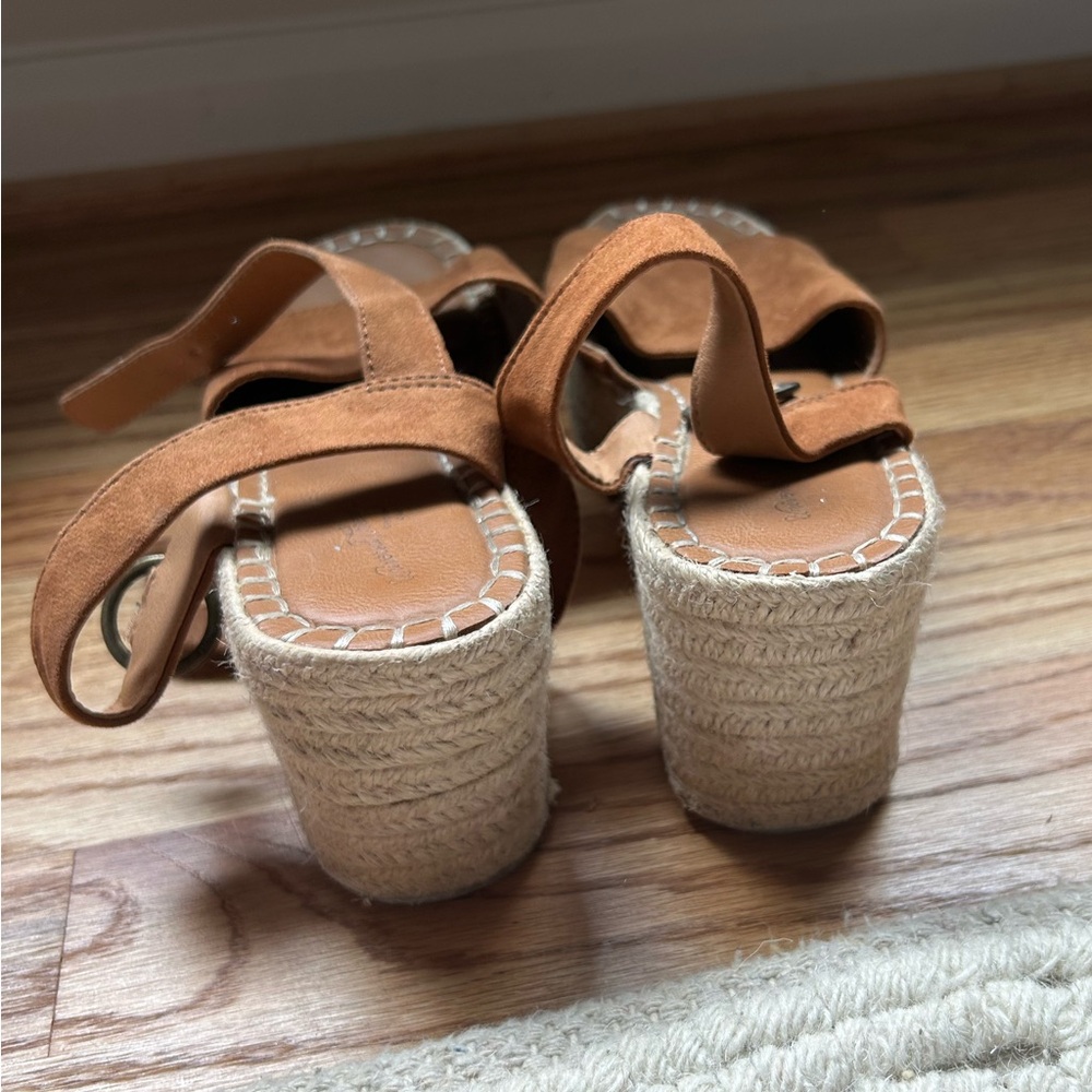 Universal Thread Brown Platform Wedges - Picture 3 of 4